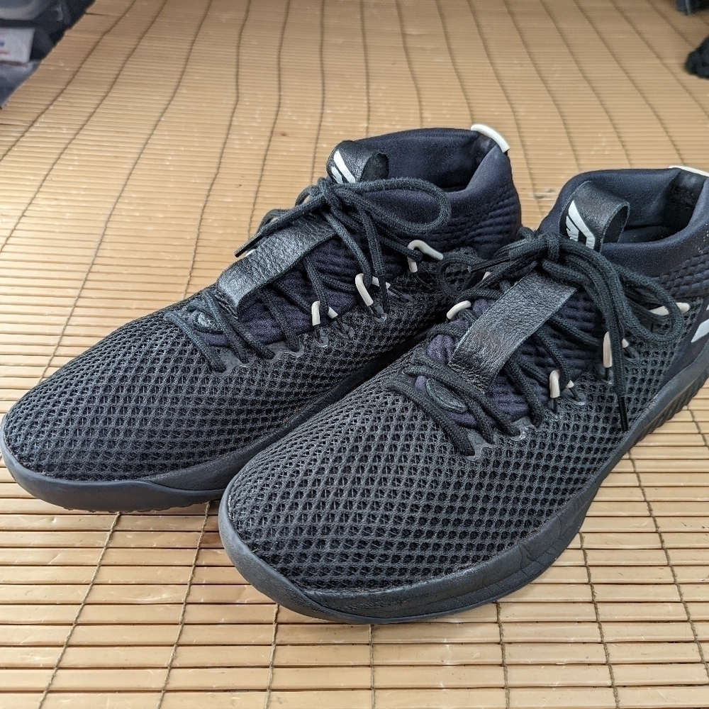 Adidas Mens size 14 Basketball Shoes Black Damian Lillard YKWTII  .